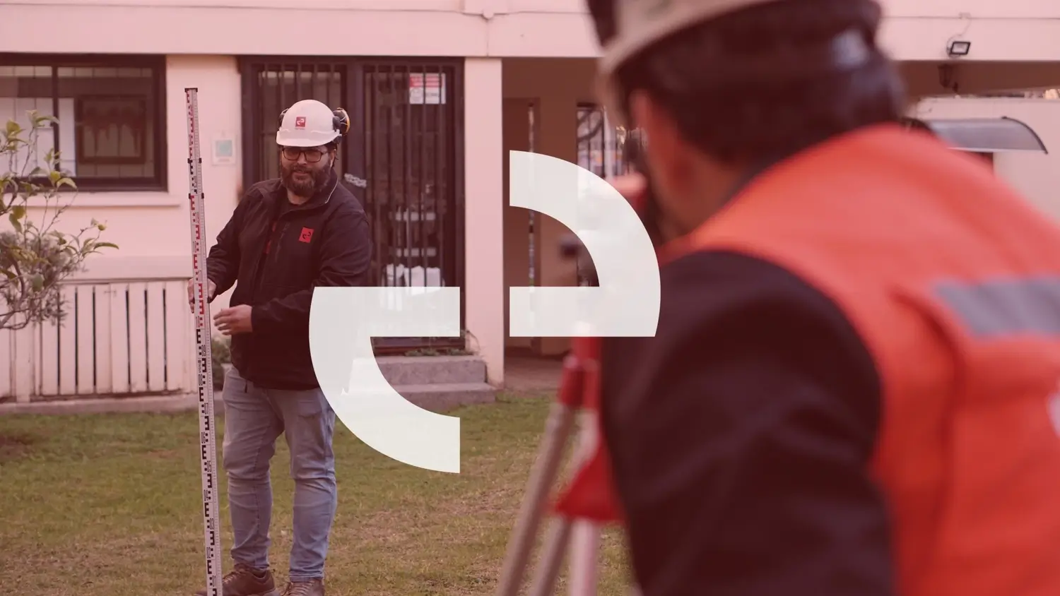 Servicios de ejecución: integración de proyectos, fabricación y reparación de estructuras, montaje industrial, protección contra la corrosión, revestimiento de pisos y superficies.